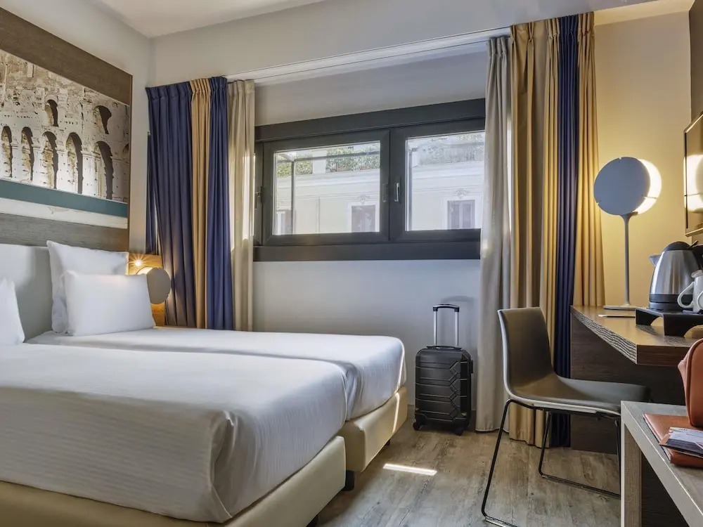 هتل کولوسئوم رم مرکو